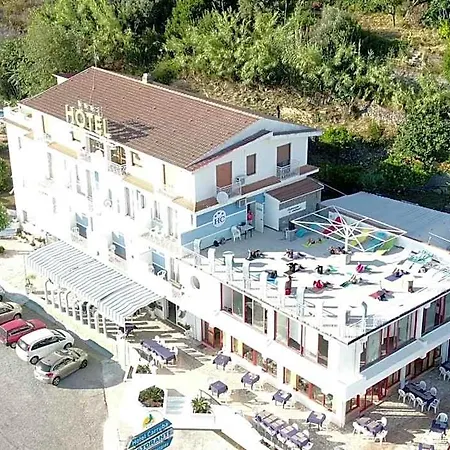 Ξενοδοχείο La Carruba 3*