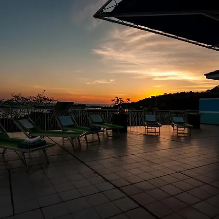 ホテル La Carruba 3*